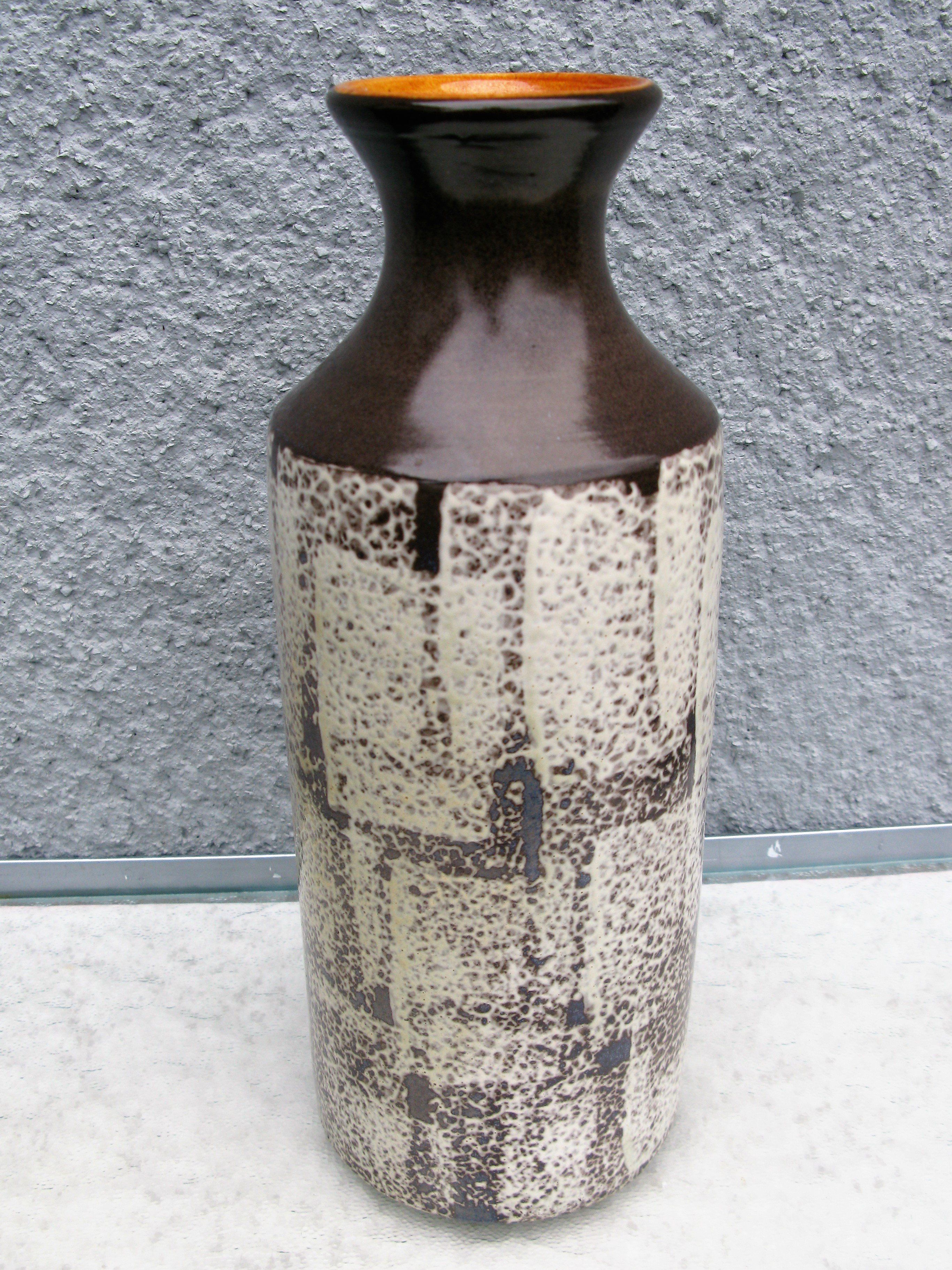 dark brown tina vase 4544