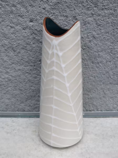 fossil vase 4098