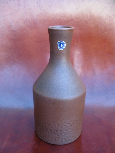 yellowish vase 5044h