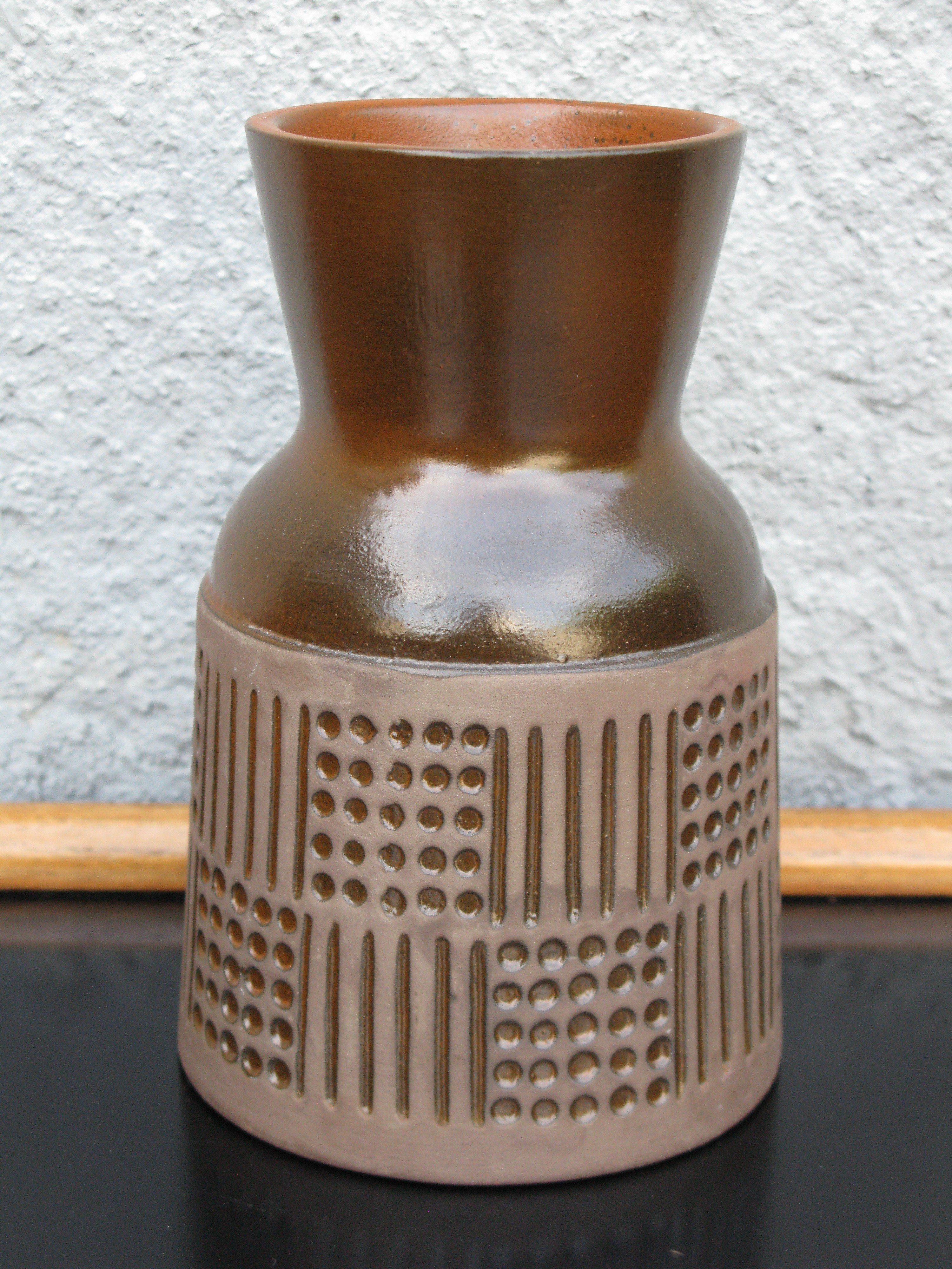 brown ruta vase 4565