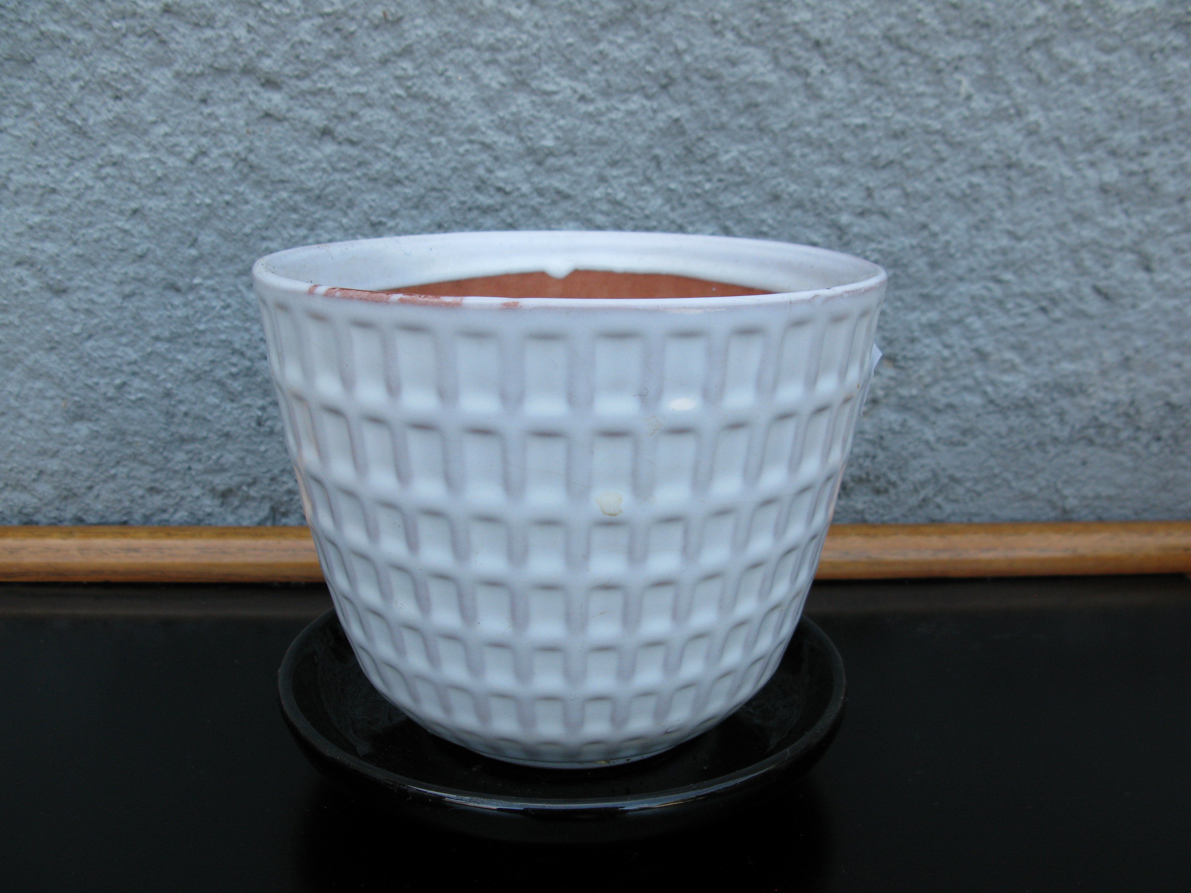 white gunilla flowerpot nr 3 item 2