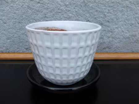 white gunilla flowerpot nr 2 item 1
