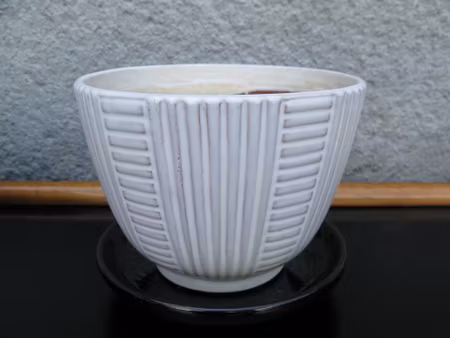 white 50:s flowerpot nr 2 item 2