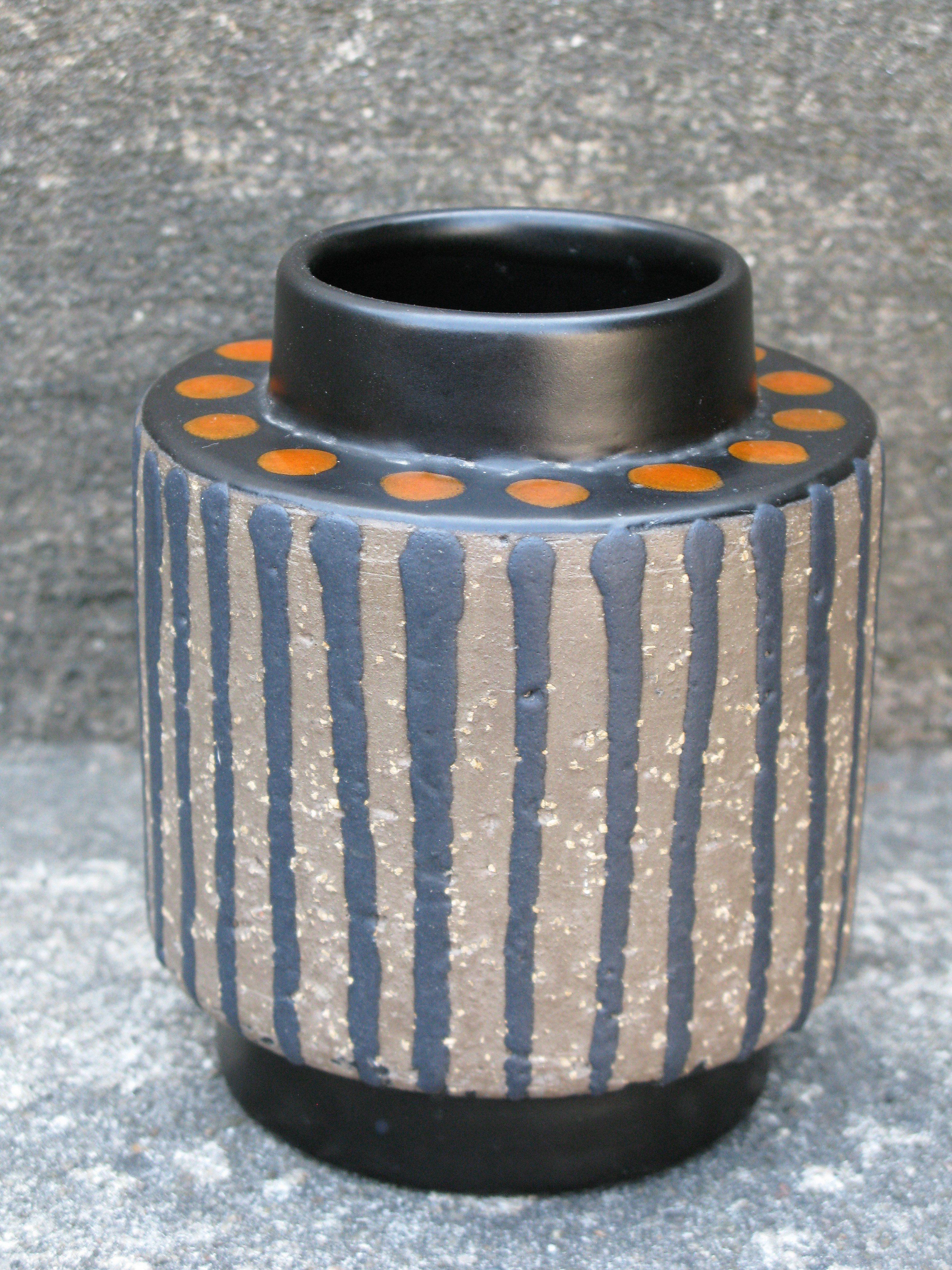 orange ringo vase 5059m