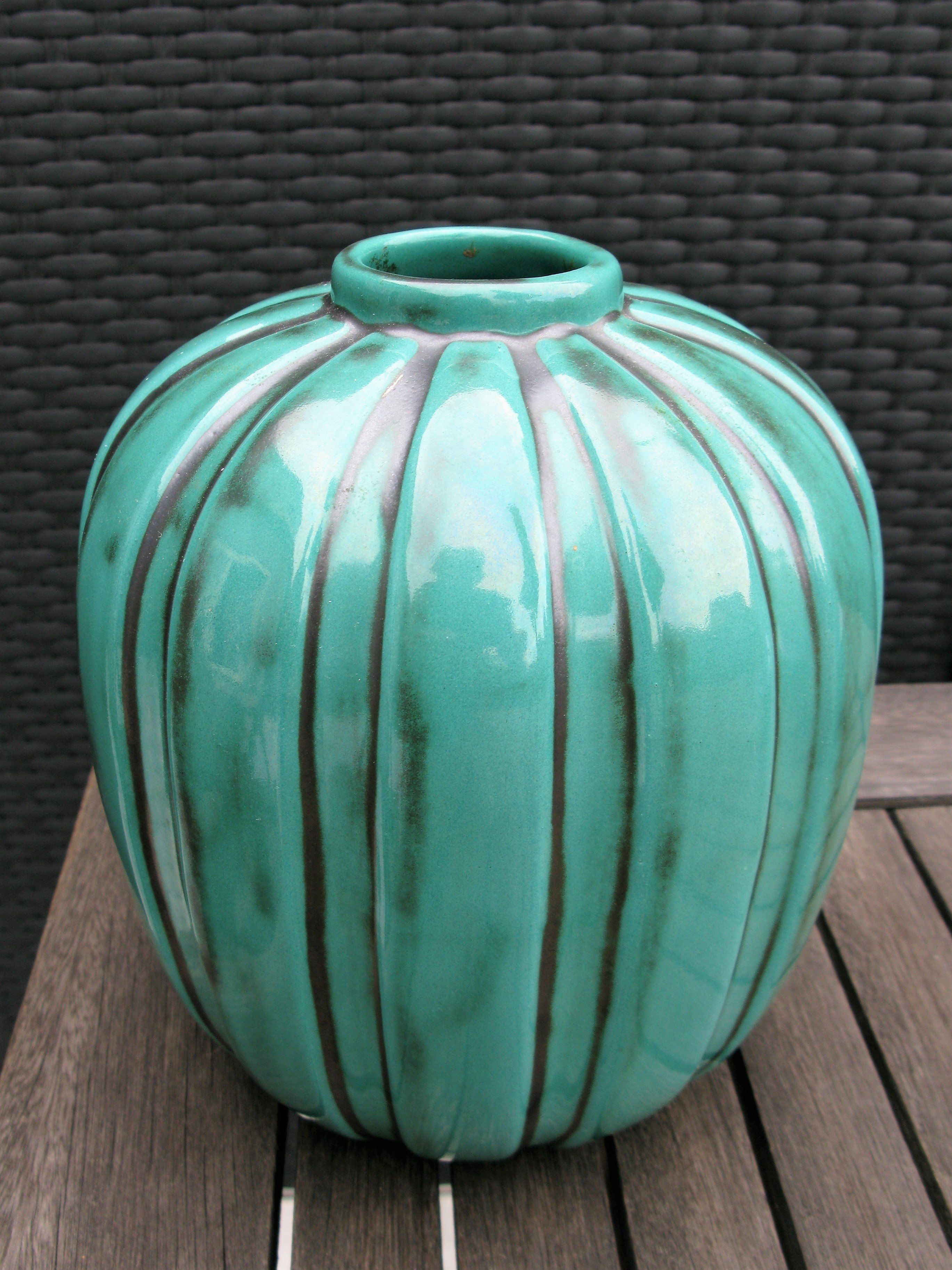 greeen vase 322