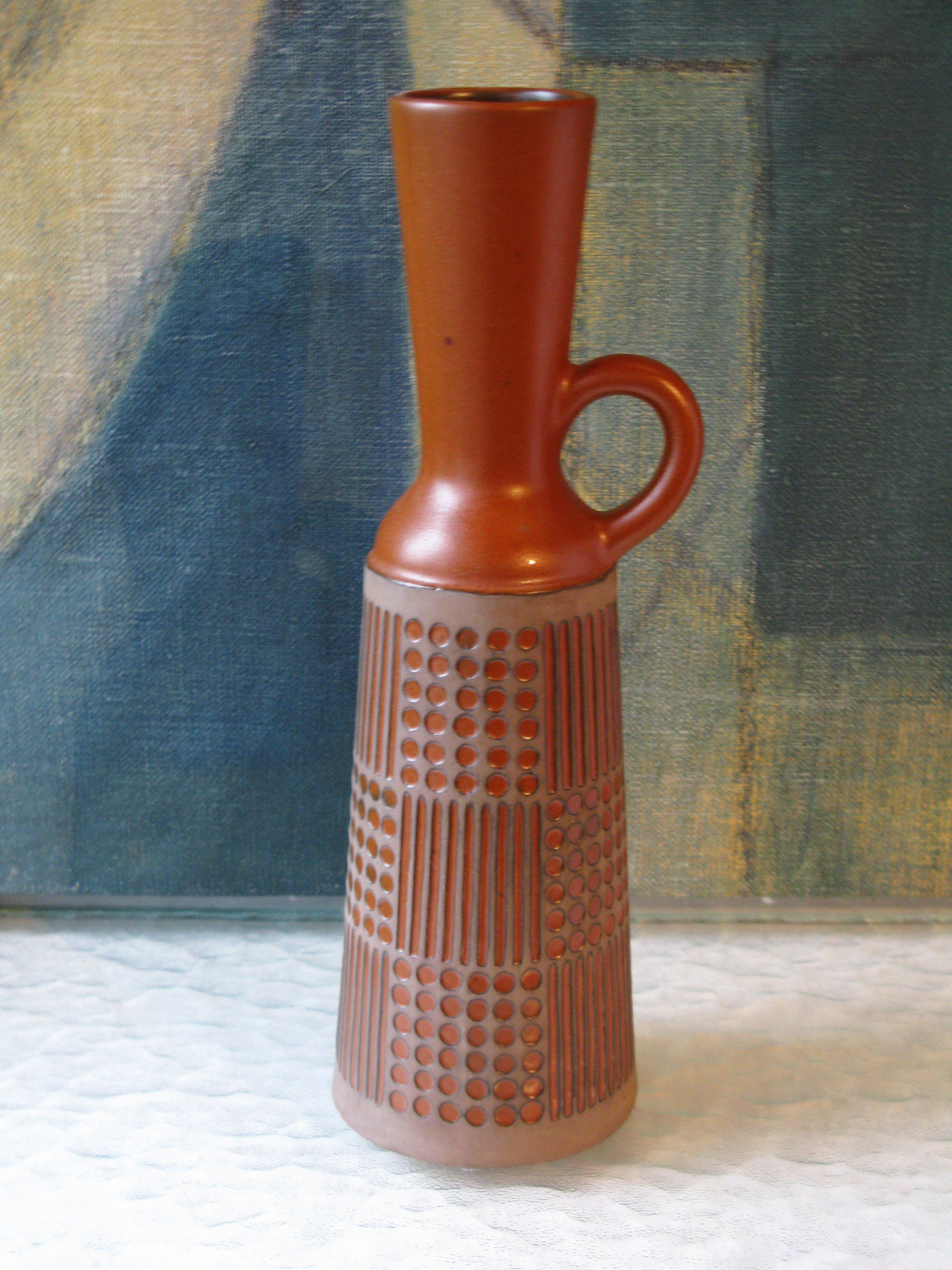 ruta terracotta vase 4564