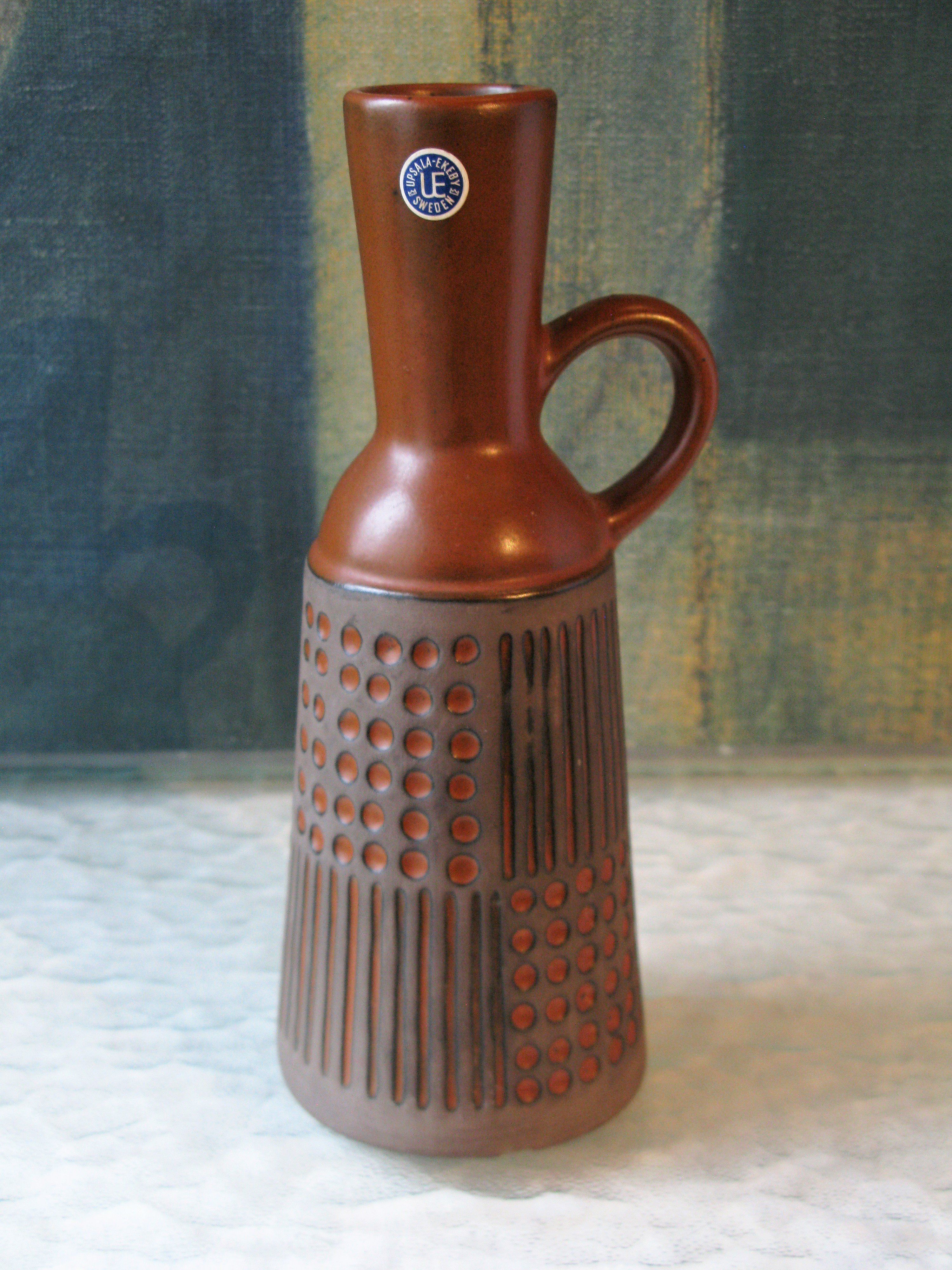 ruta terracotta vase 4563