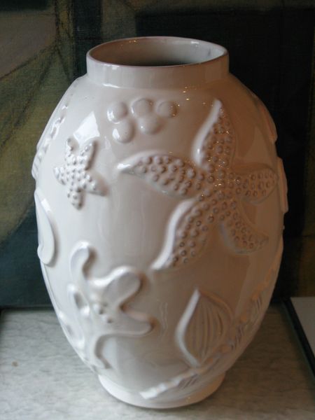 white shiny floor vase 208
