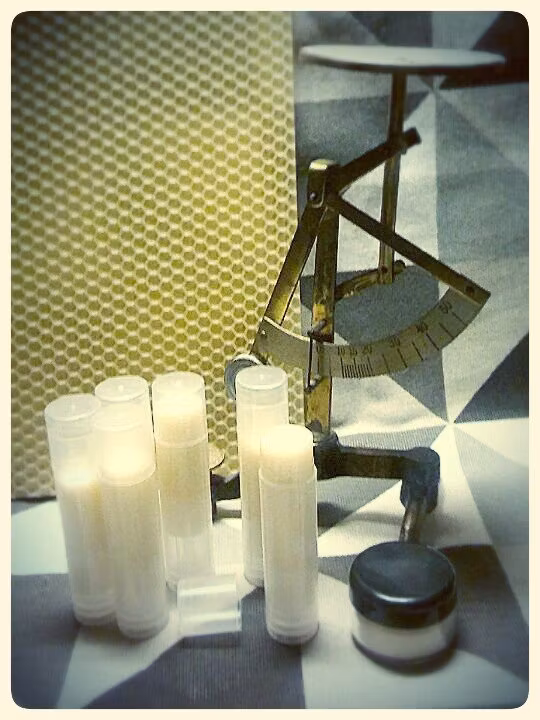 4-pack Hylsor till ditt egentillverkade cerat/läppbalsam/läppstift. färglada