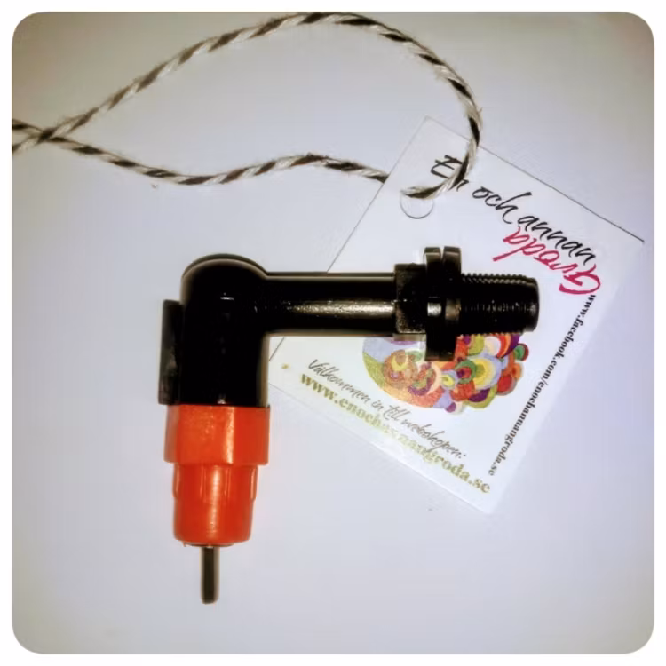 Röd NIPPEL och FÄSTE nippel åt höns, kalkon, ankor, vaktel. Gnagare