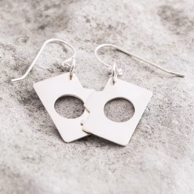 Kameror, örhängen i silver