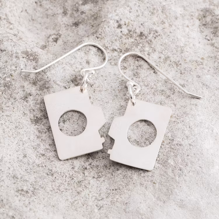 Kameror, örhängen i silver