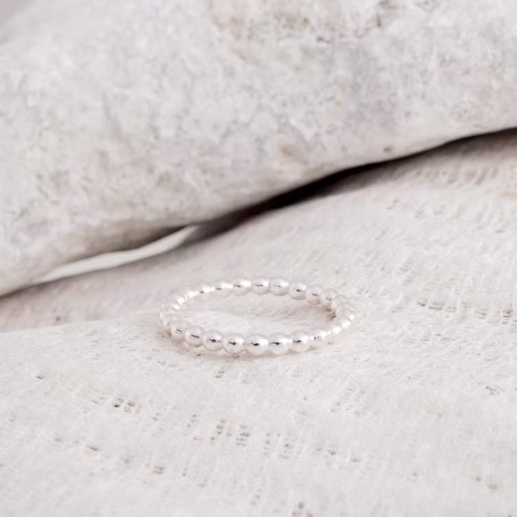 Kulor på rad, silverring,