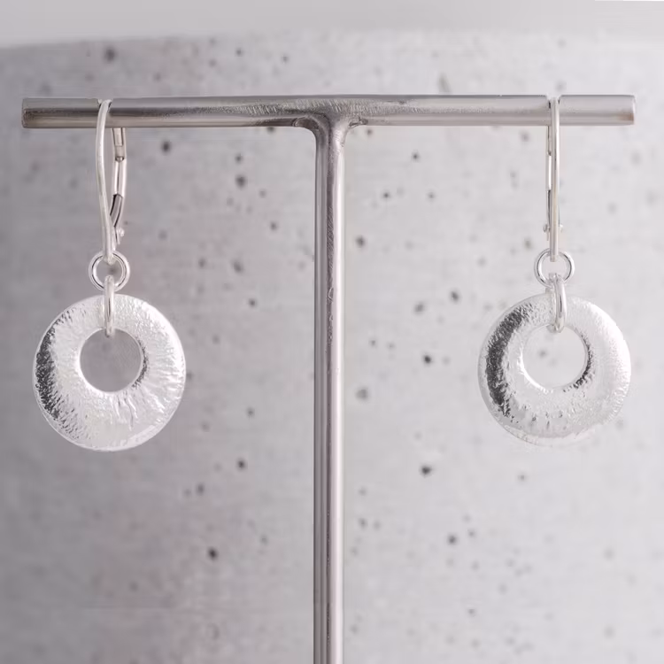 Fantasifossil, örhängen i silver