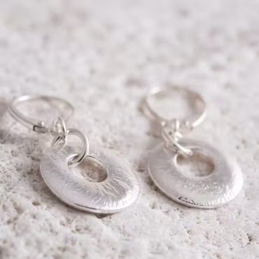 Fantasifossil, örhängen i silver