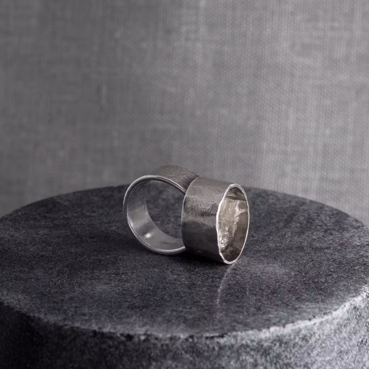 Oval box, oxiderad silverring