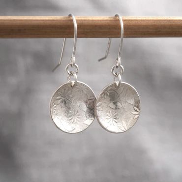 Cirklar blommönster, örhängen i silver