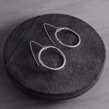 Cirkel, örhängen, smält silver