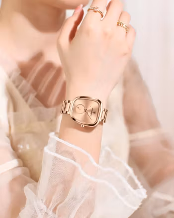 Guld klocka dam Lyxig