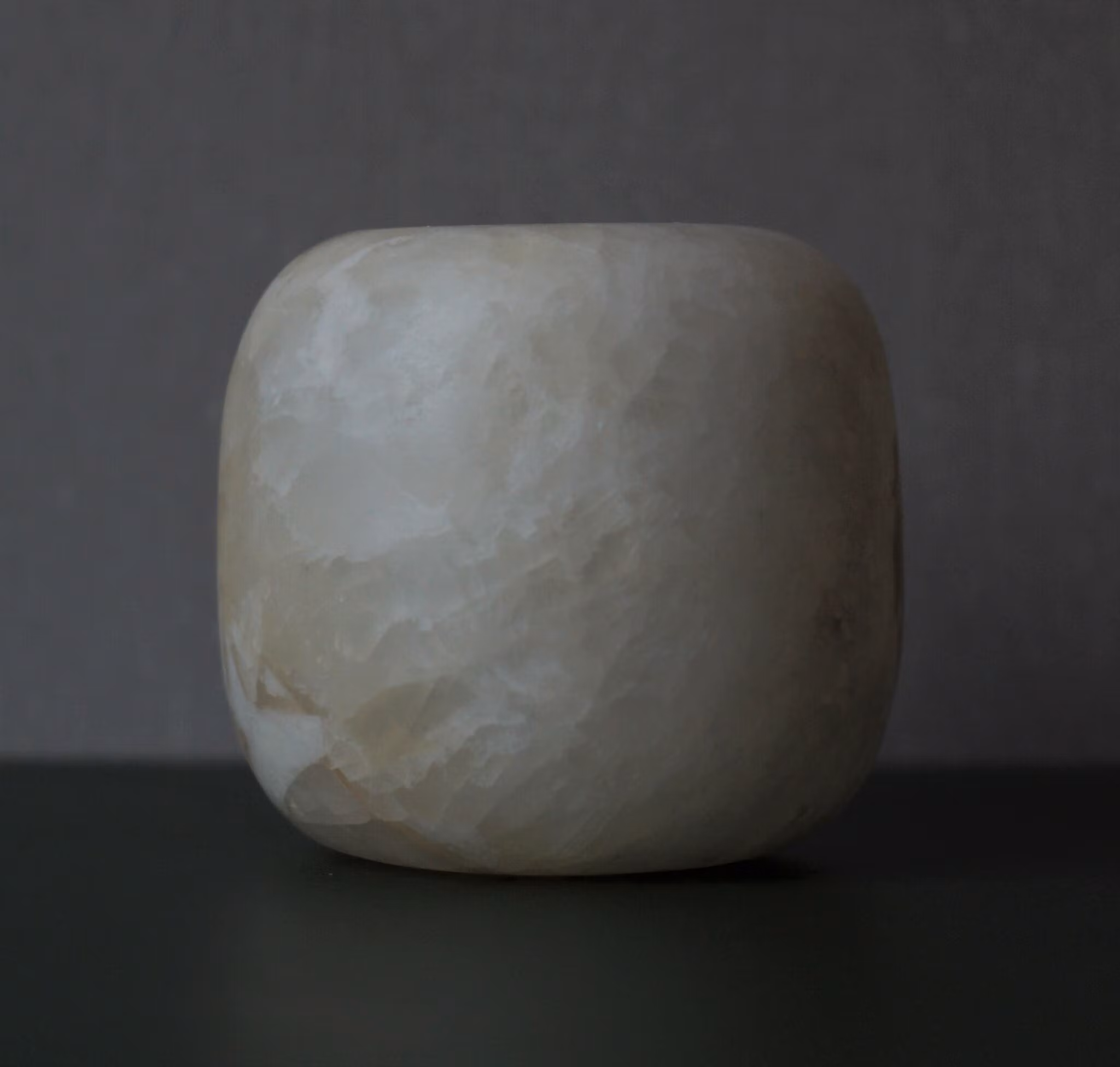 Ljuslykta alabaster helvit 10-11.5 cm