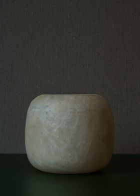 Ljuslykta alabaster helvit 9 cm