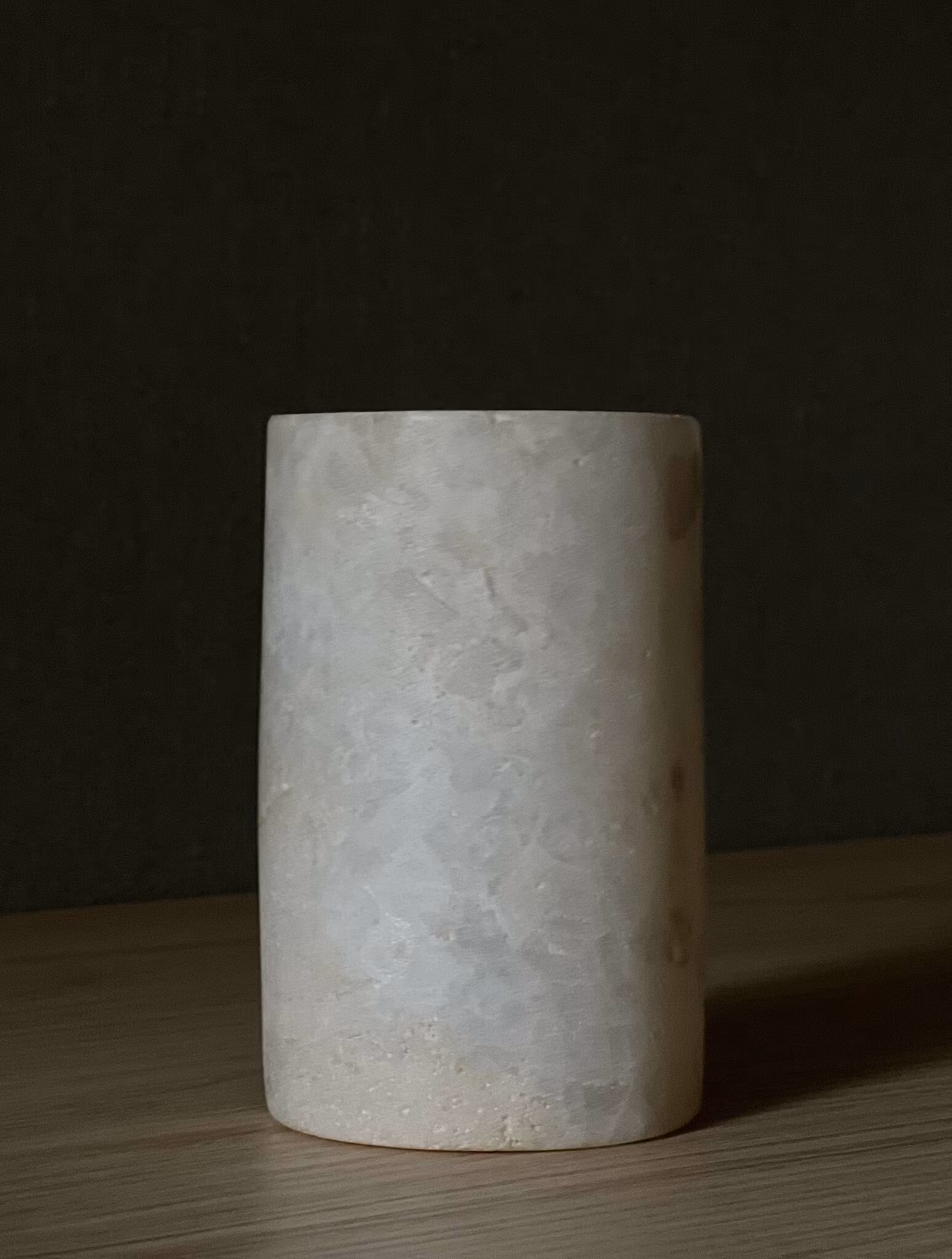 Ljuslykta alabaster 12 cm - helvit extra matt