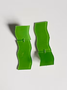 Utförsäljning: Blanka ljusgröna örhängen