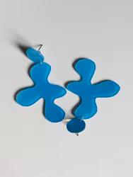 Blå blanka örhängen