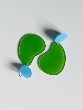 Blå och gröna blanka örhängen