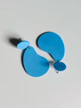 Blå matta örhängen