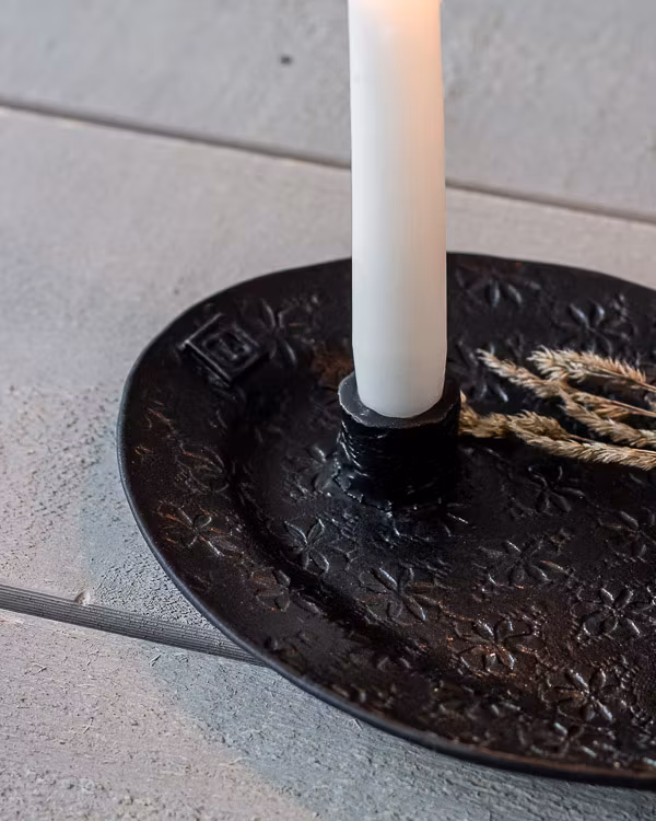 Ljusfat i keramik för två ljus i svart glasyr
