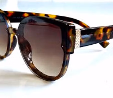 Solglas Amandas nr 7, finns i 4 färger