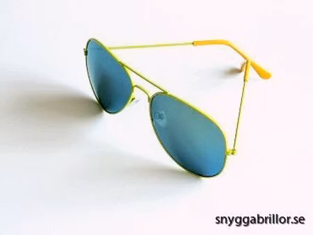 Solglas pilot Unik med färgade ramar