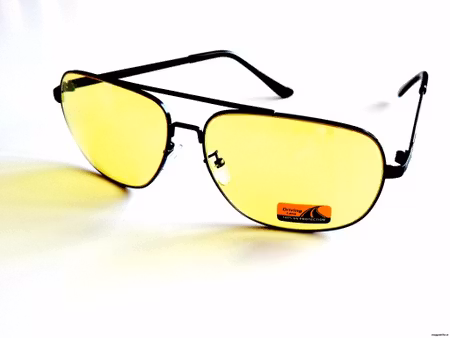 Solglas John med gula glas