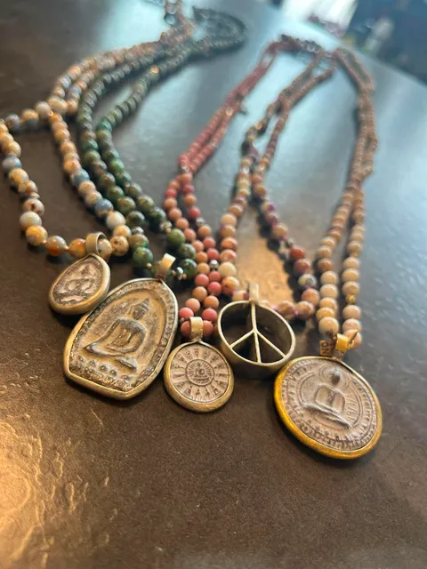 Buddah/peace halsband