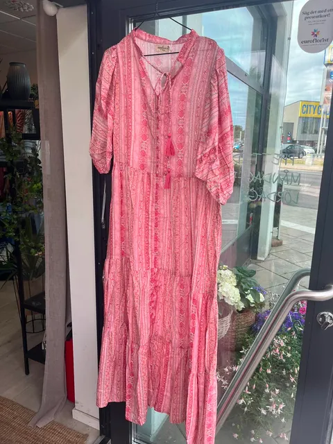 Nora maxi dress pink stripe