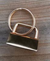 Nyckelring med remfäste / Key fob