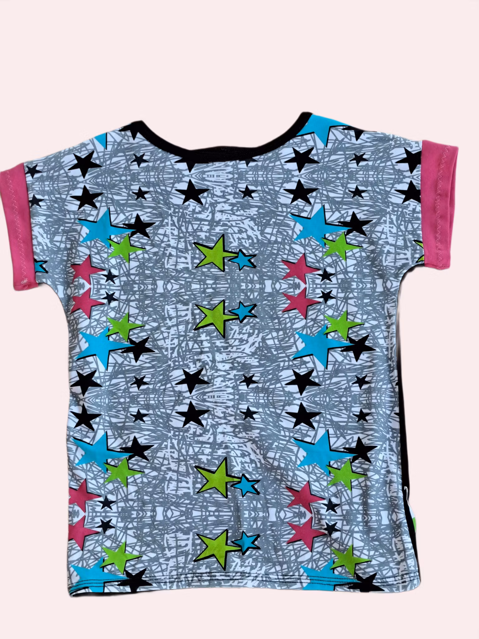 T-shirt Färgglada stjärnor