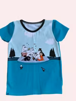 T-shirt Muminfamiljen med vänner på picknick