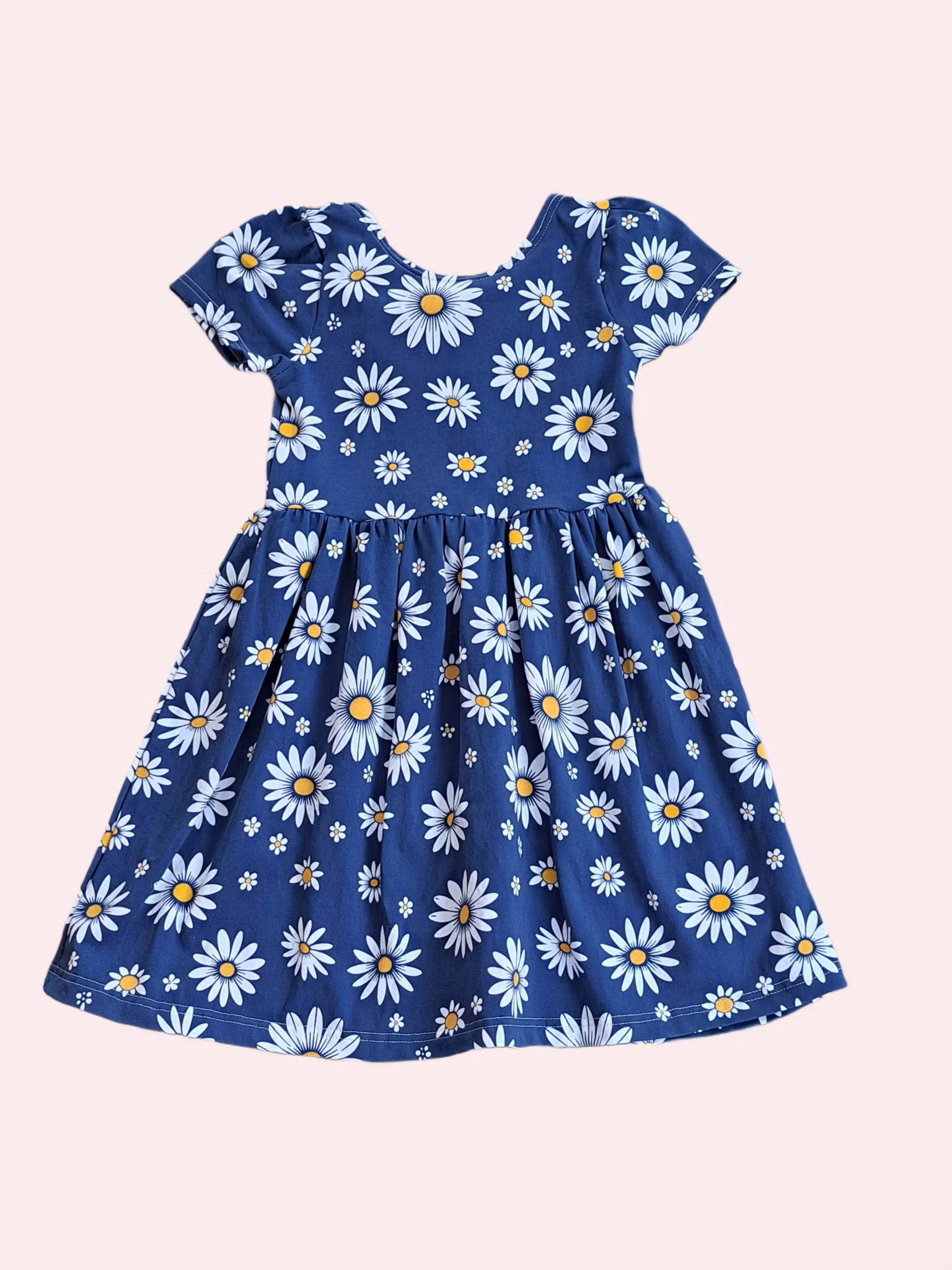 Klänningen Amelia Prästkragar