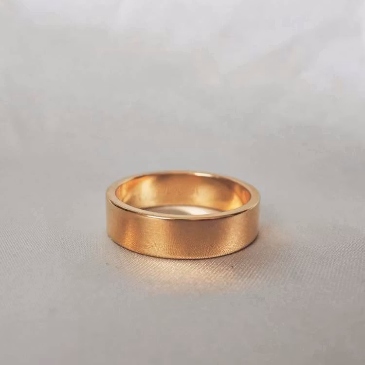 "Mars" 6mm gold ring