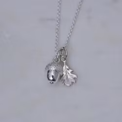 "Oak leaf" pendant in silver