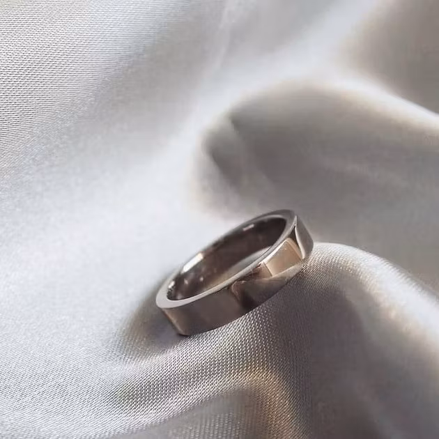 "Mars" 4mm gold ring
