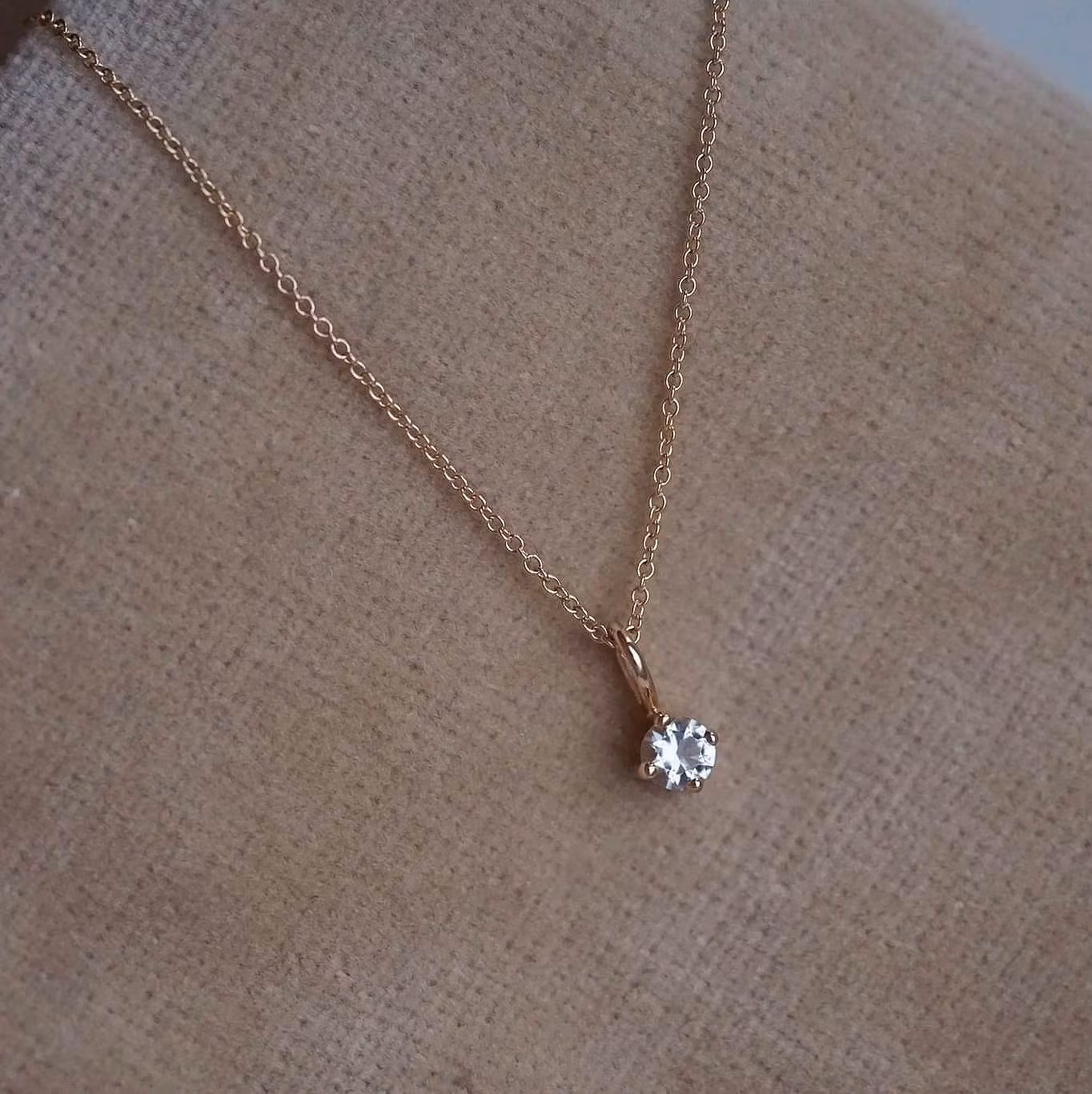 "Swedish Ice" pendant in gold with a swedish rock crystal from Dalarna