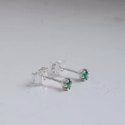 "Cordelia" earstuds in silver with tsavorite