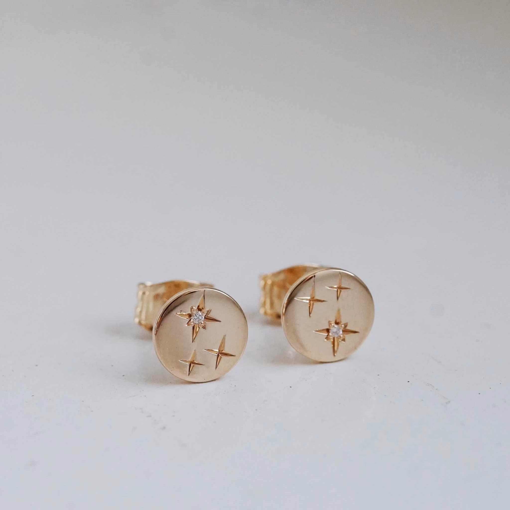 "Night Sky" earrings in gold with diamond