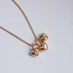 "Sigrid Heart" in 18K gold, chose gemstone & engraving
