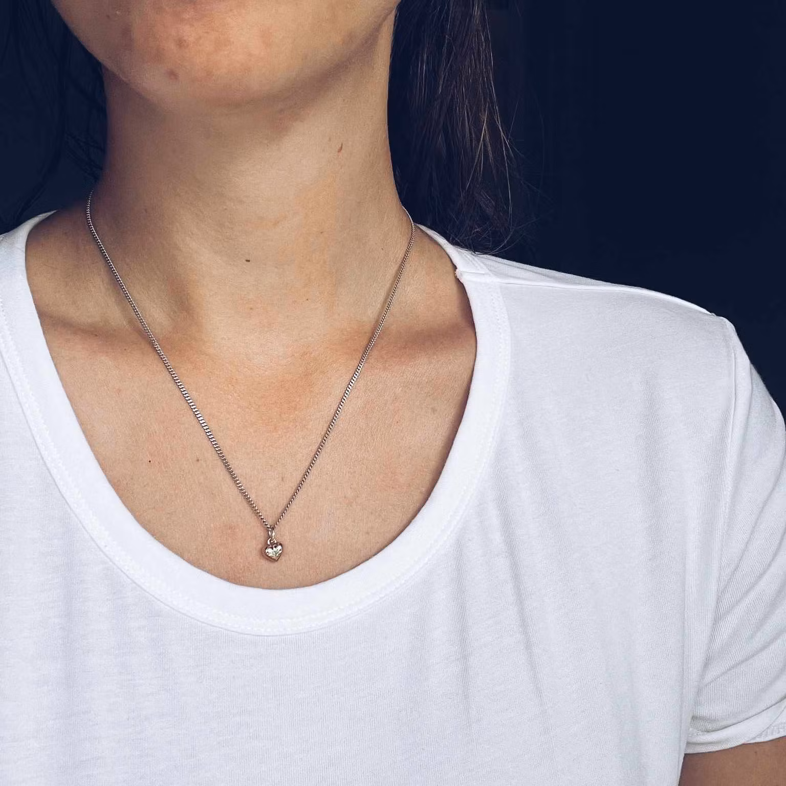 "Sigrid Heart" in 18K gold, chose gemstone & engraving