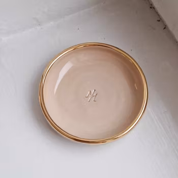 Smyckesfat ljusrosa med guldkant