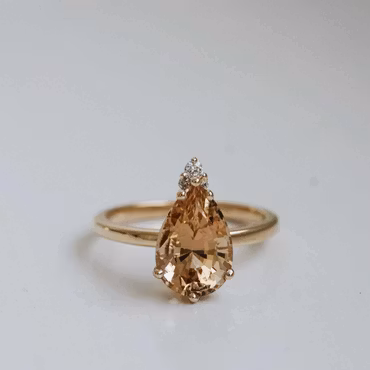 Cocktail "Champagne drop" gold ring